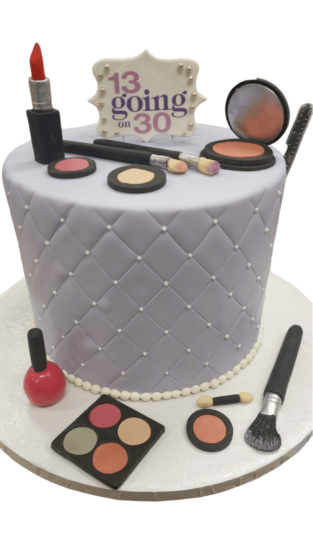 imagen de pastel de Custom cakes